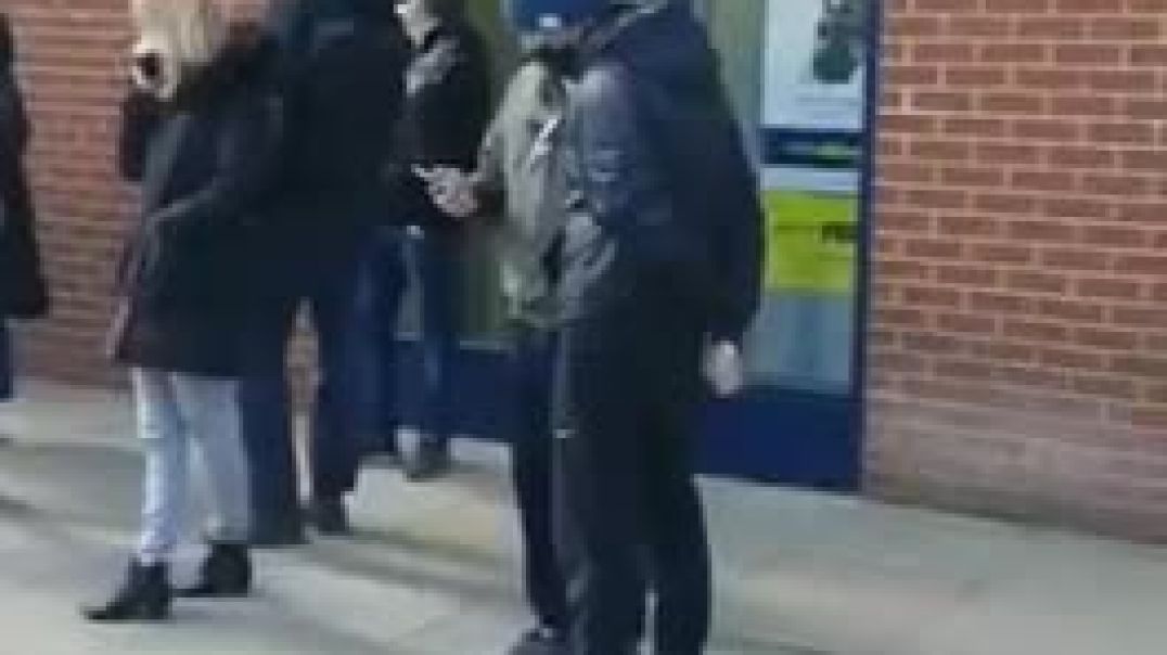 White People Lining Up For The Jab In London While Minorities Aren't